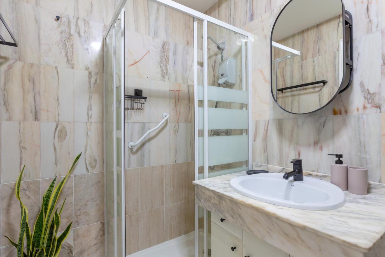 Bright Apartment With Patio And Balconies In The Center มาลากา ภายนอก รูปภาพ